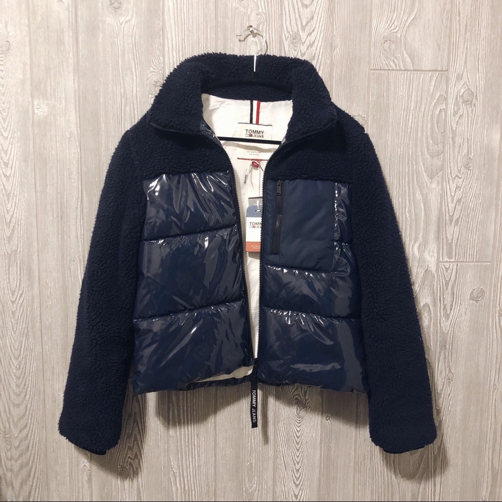 Tommy Jeans Two Tone Sherpa Gloss Puffer Jacket - Picture 4 of 7